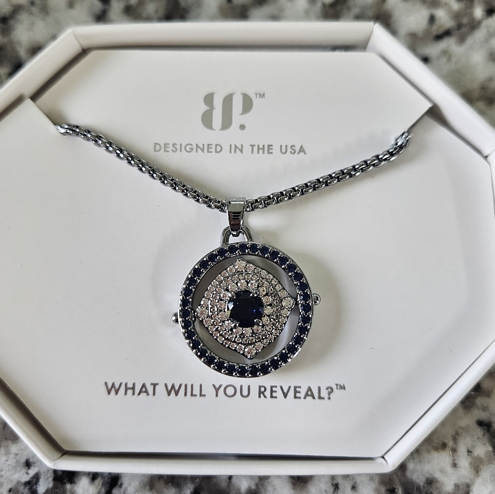 Elegant Silver and Blue Pendant Necklace